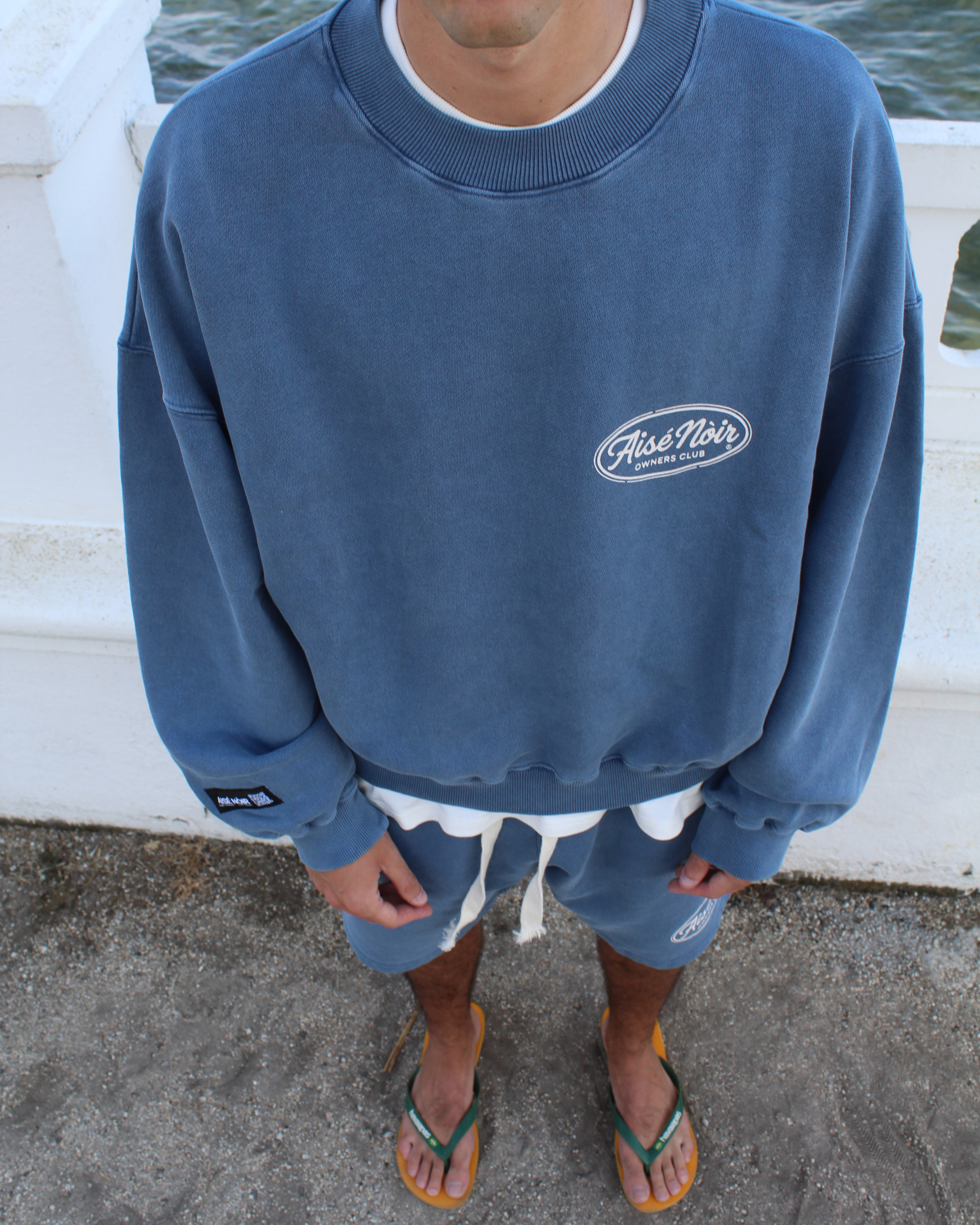 AISÉ "OVERSEAS" CREWNECK-thumbmail-3