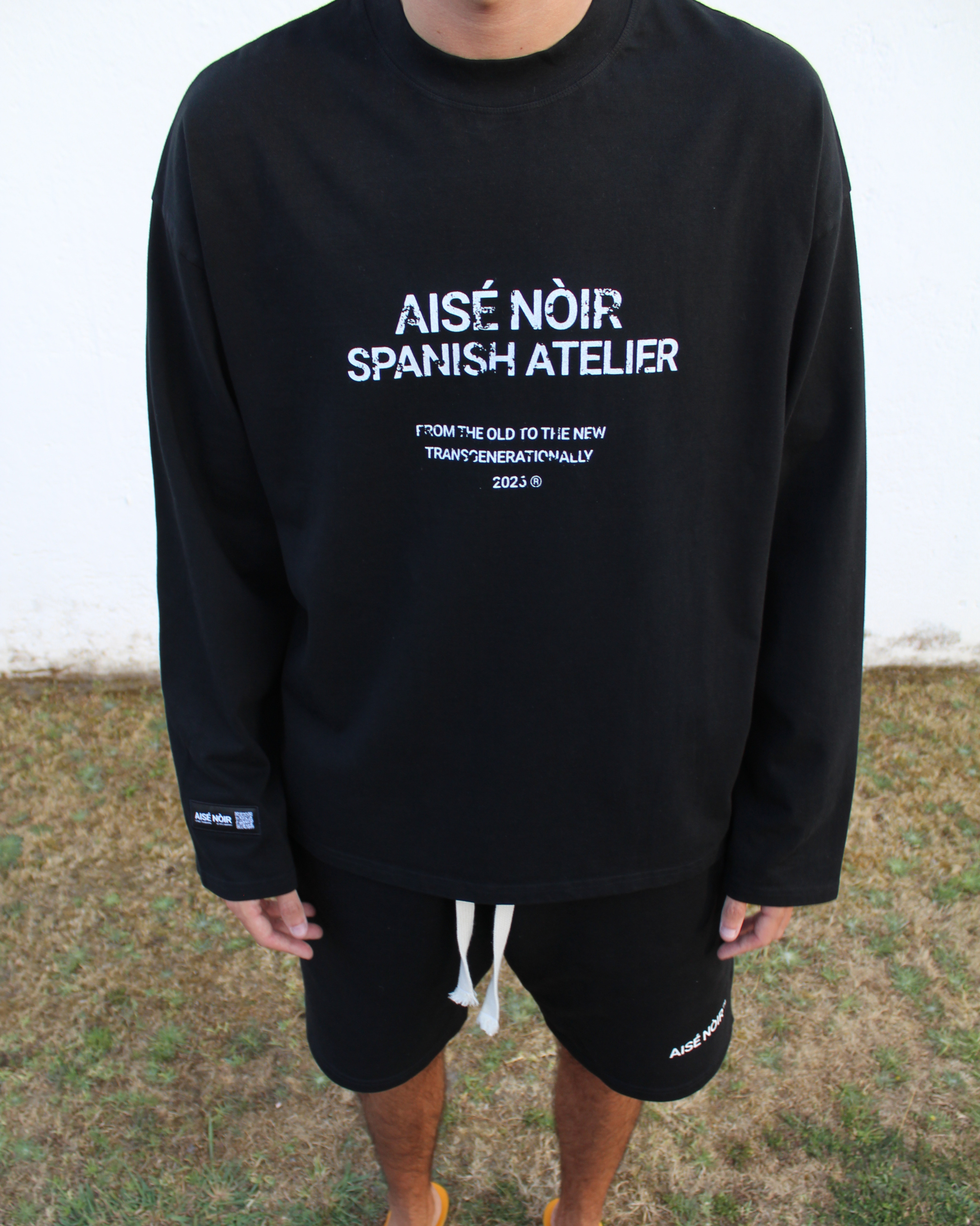 "BLACK" STRUCTURED LONGSLEEVE-thumbmail-3