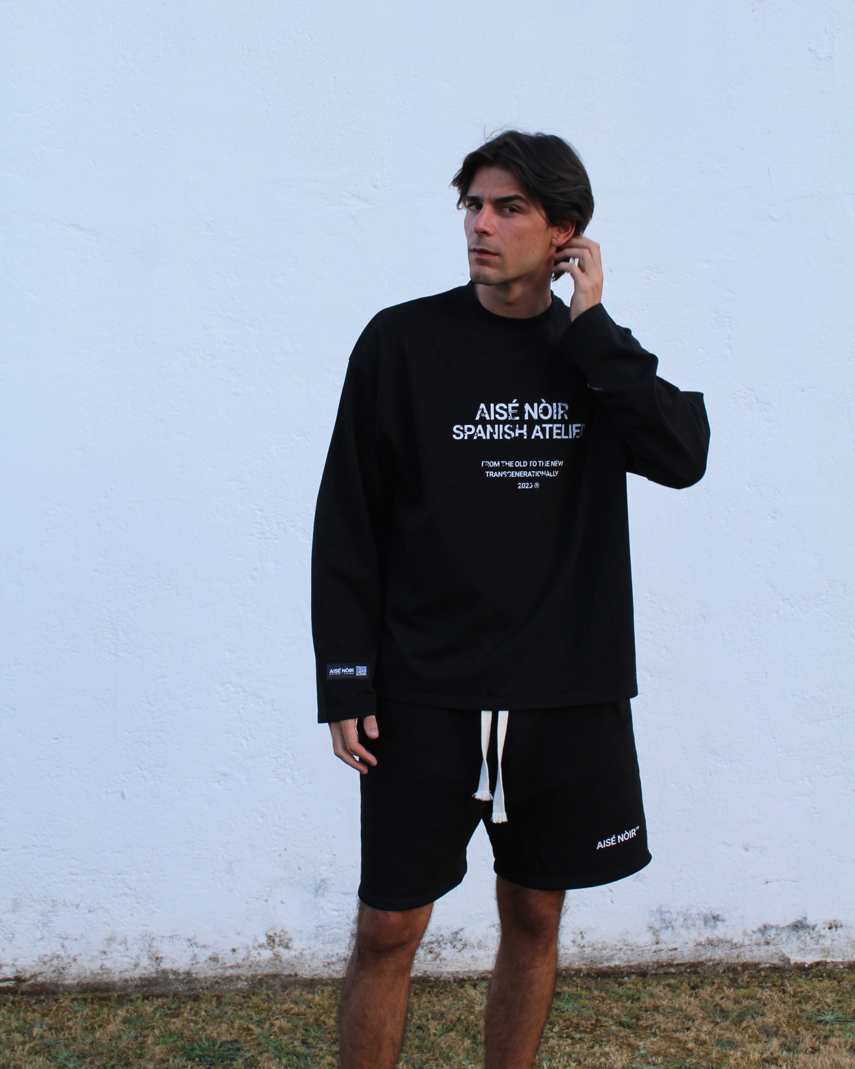 "BLACK" STRUCTURED LONGSLEEVE-thumbmail-5